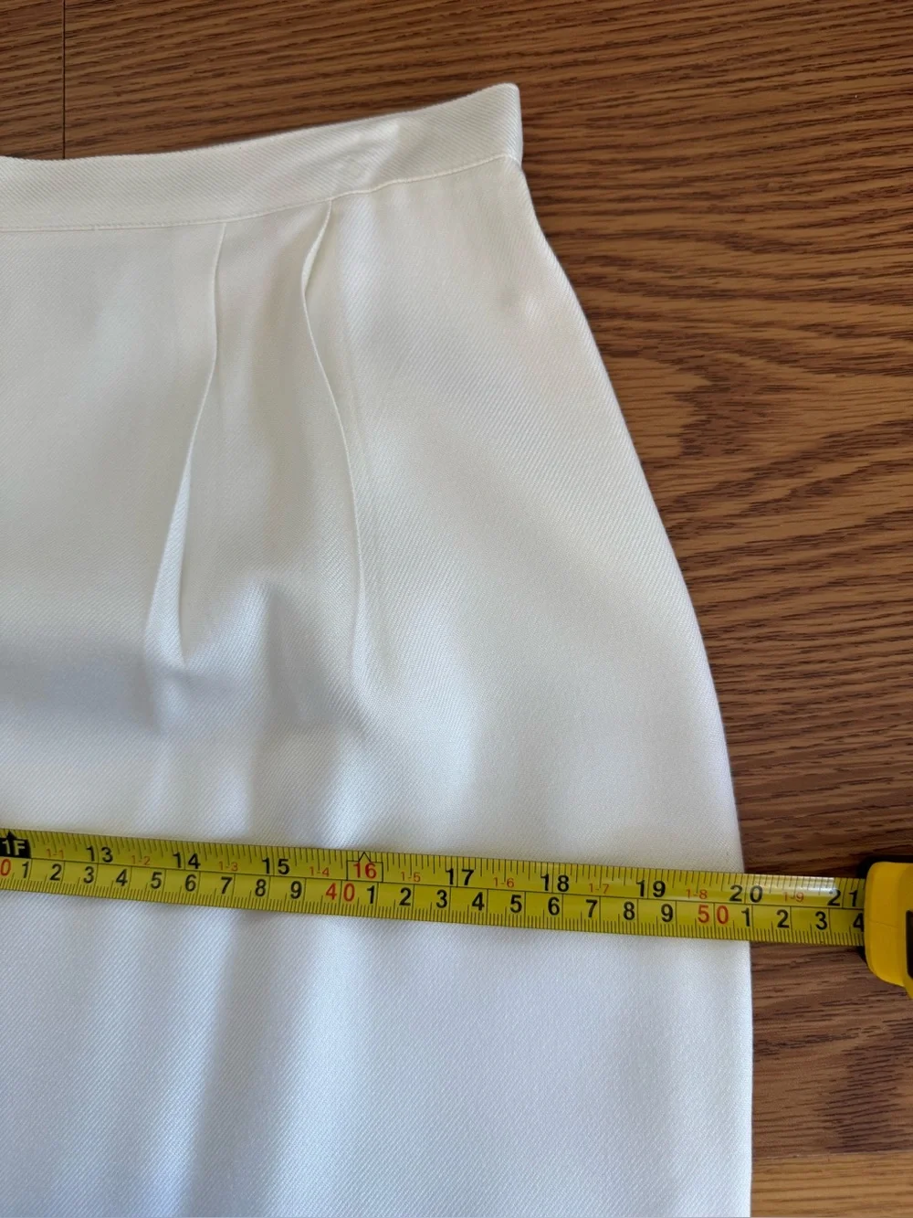 Like New Kasper ASL Red & White Window Pane Short Sleeve Jacket w White Skirt - Picture 15 of 16